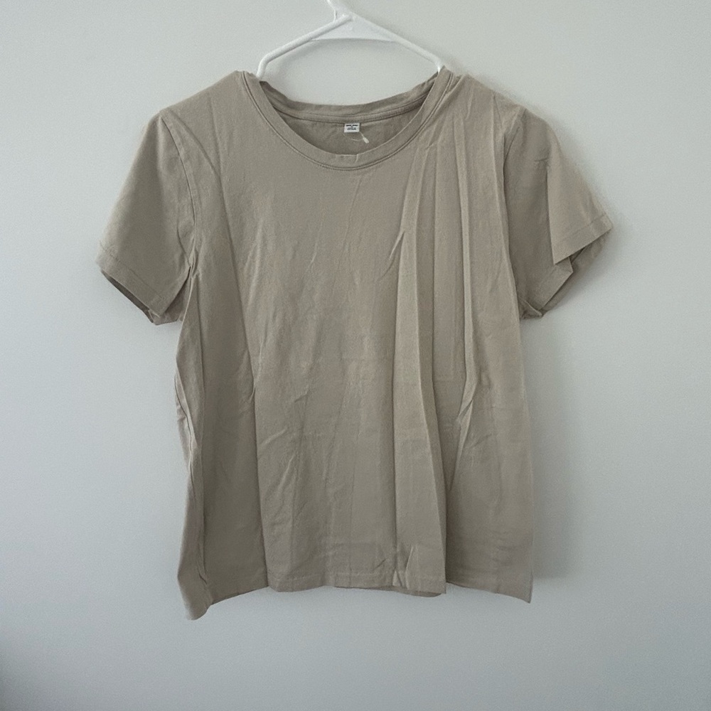 Uniqlo Beige T-Shirt